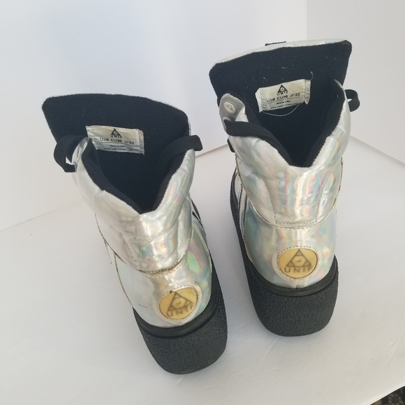 Unif Holographic Cross Trainers IRIDESCENT - Picture 3 of 5